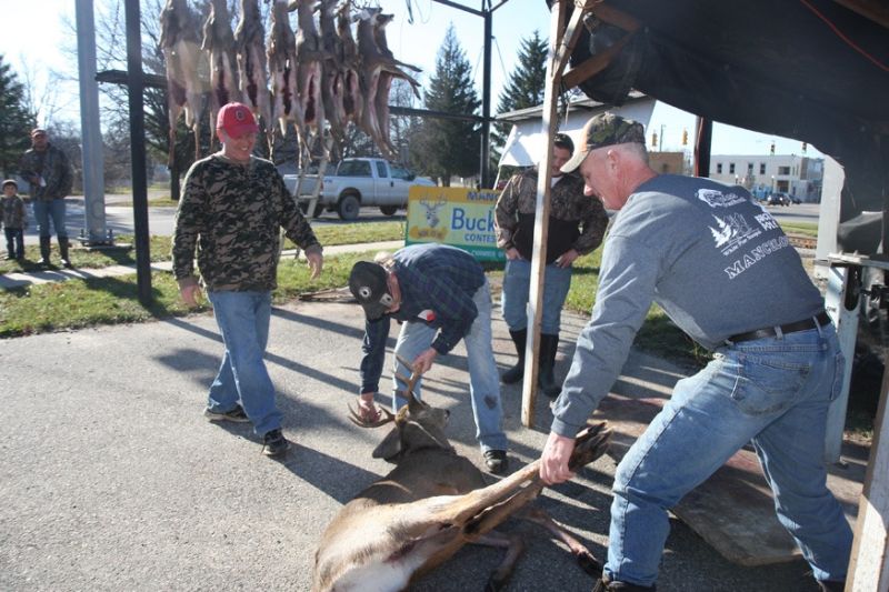 20151115 mancelona 61st buck pole 2015