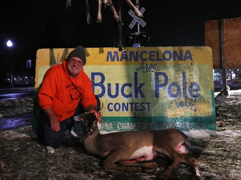 20221115 mancelona 68th buck pole 2022