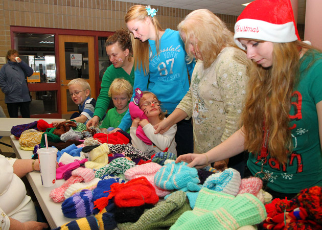 2012 mitten drive Breakfast with Santa IMG 9075